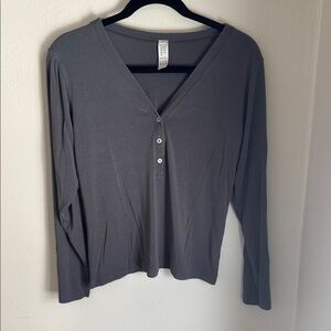 SPANX Long Sleeve V-Neck Henley Top - Gray